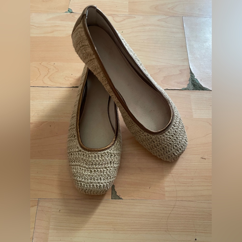House of Harlow 1960 Crochet Beige and Brown Trim Ballet Flats